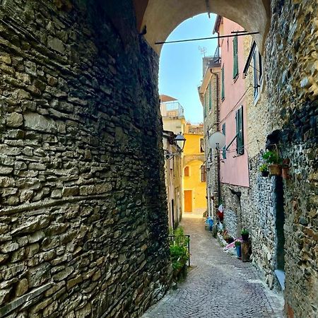 Alloggio U Sportegu Da E Monti A Giaia Villa Badalucco Bagian luar foto