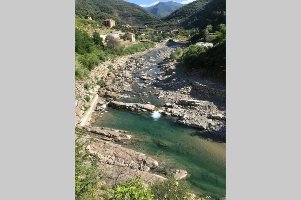 Alloggio U Sportegu Da E Monti A Giaia Villa Badalucco Bagian luar foto