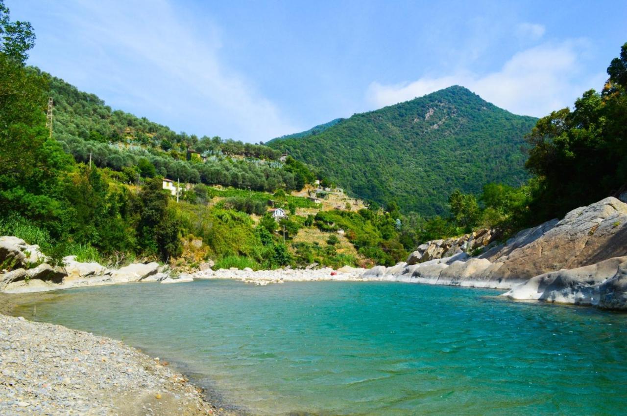 Alloggio U Sportegu Da E Monti A Giaia Villa Badalucco Bagian luar foto