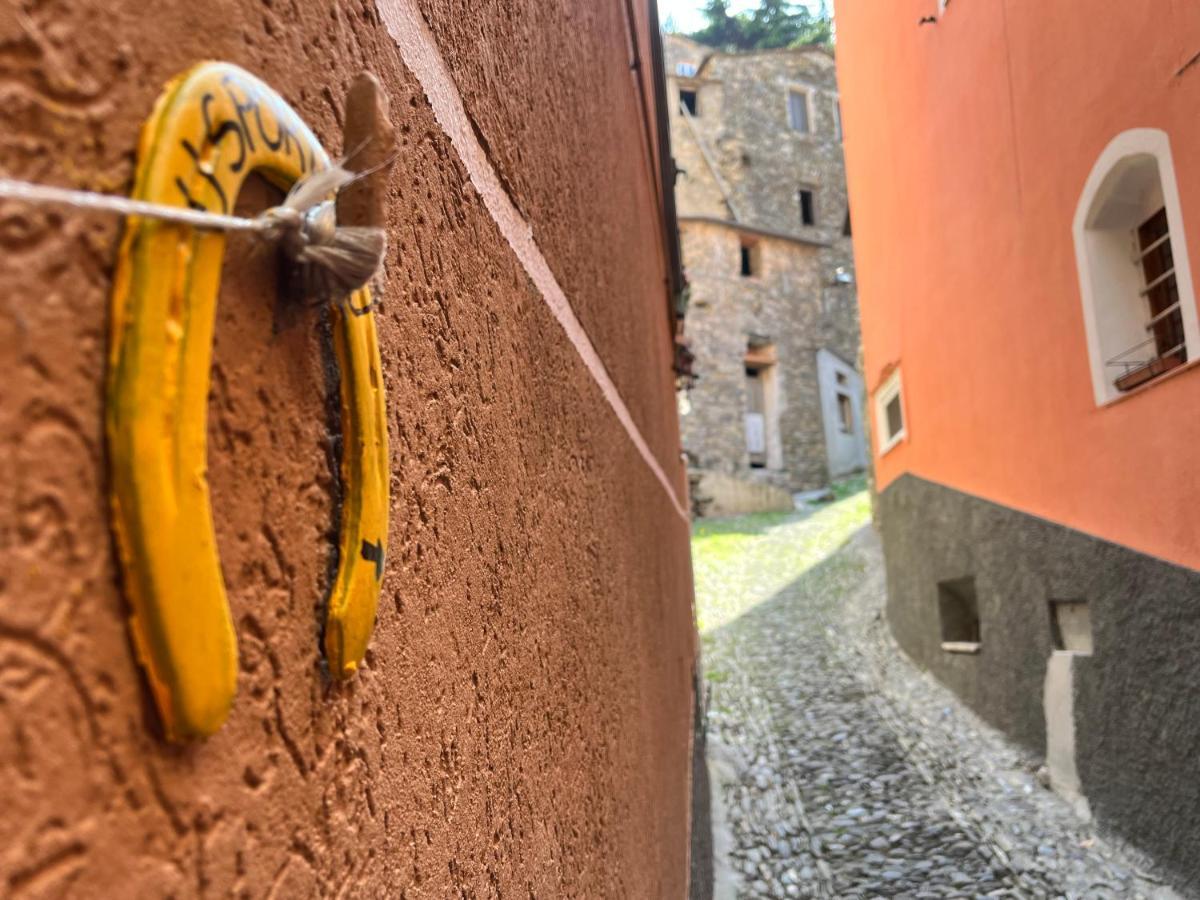 Alloggio U Sportegu Da E Monti A Giaia Villa Badalucco Bagian luar foto