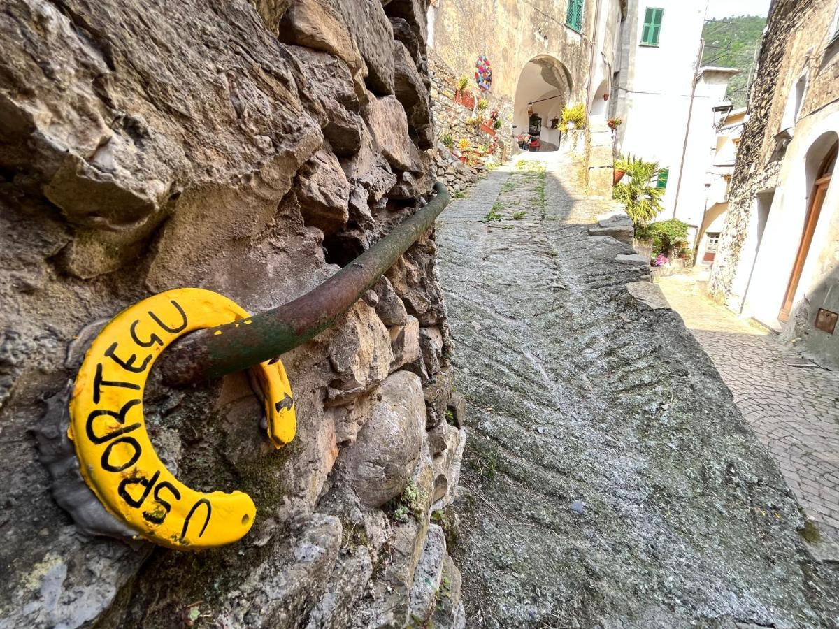 Alloggio U Sportegu Da E Monti A Giaia Villa Badalucco Bagian luar foto